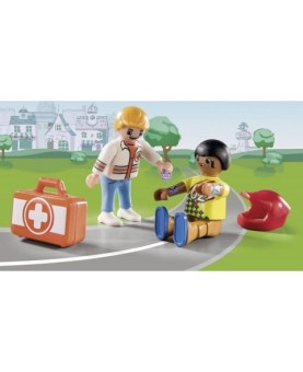 Playmobil  duck on call accion ambulancia ayuda al piloto de carreras